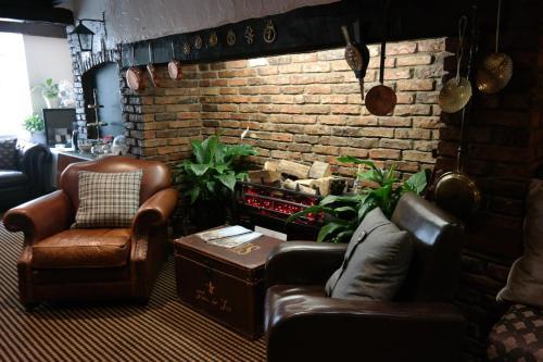 Posada Coach House Hotel