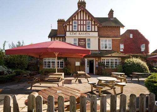 Raven Hotel