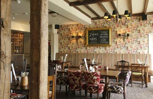 Raven Hotel