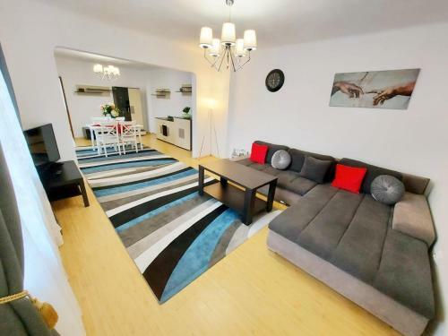 Casa Du?a - Apartament Romina