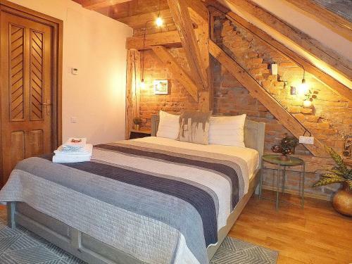 Hostal Wood House Republicii