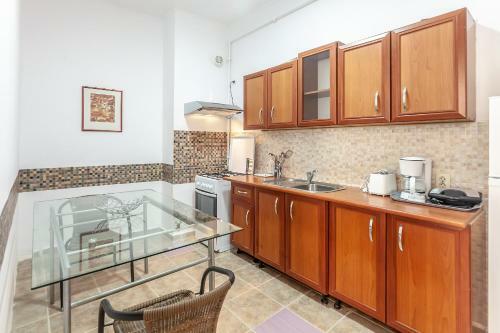 Kostas Apartments