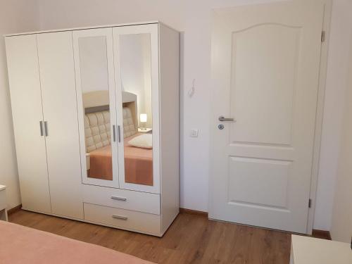 Apartament Monadin 3