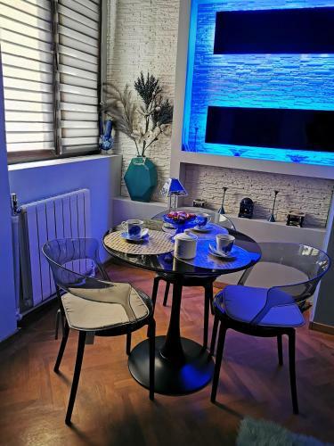 Crystal Central Apartment
