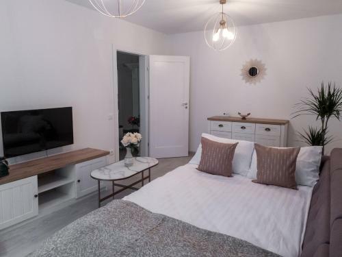 Plaza Apartments