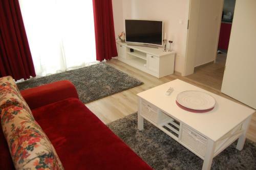 Coresi View Apartment