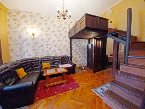 Aristocrat Vintage Apartment