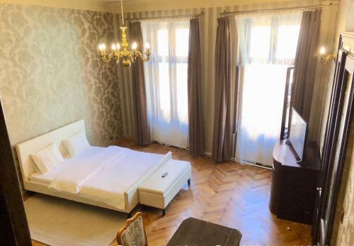 Aristocrat Vintage Apartment