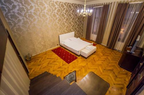 Aristocrat Vintage Apartment