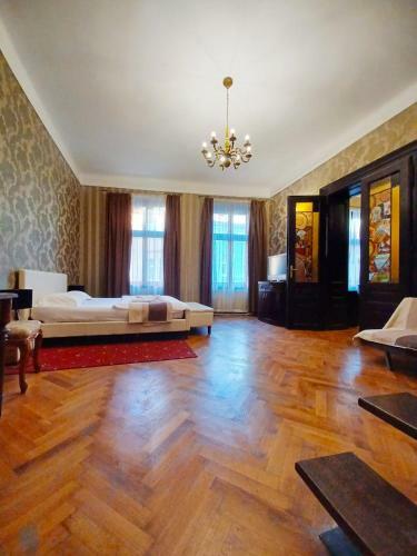 Aristocrat Vintage Apartment