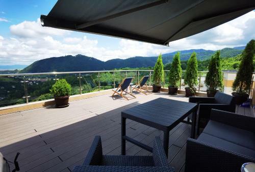 Coroni Seasons Apart With Jacuzzi & Panoramic View