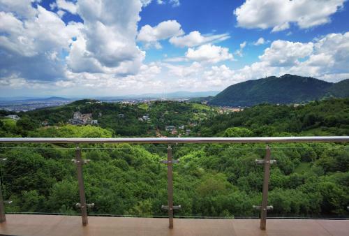 Coroni Seasons Apart With Jacuzzi & Panoramic View