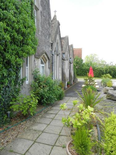 School House Hotel & Restaurant