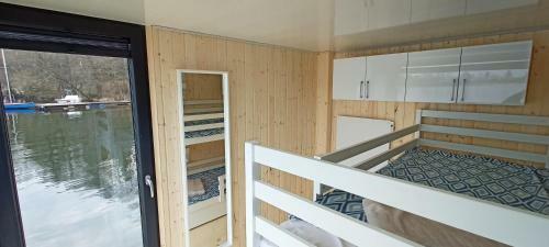 Schwimmendes Haus, Freier Blick Aufs Tolle Wasser