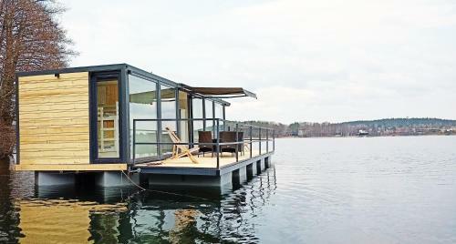Schwimmendes Haus, Freier Blick Aufs Tolle Wasser