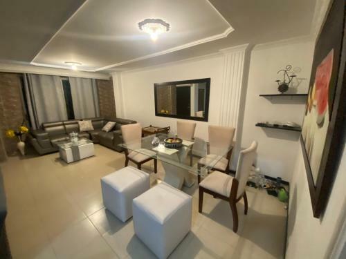 Beatiful And Spacious House In Luxury Condominium