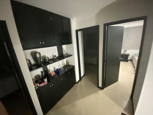 Beatiful And Spacious House In Luxury Condominium