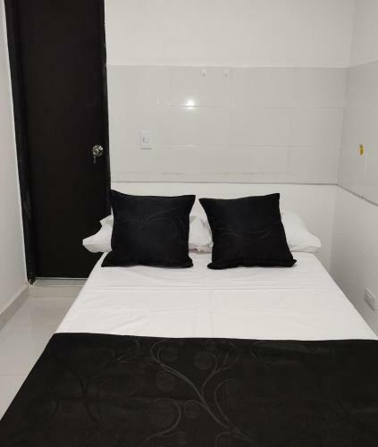 Hotel Black & White