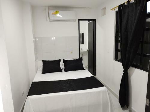 Hotel Black & White