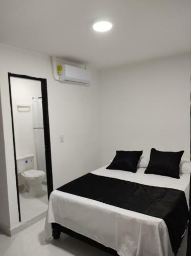 Hotel Black & White