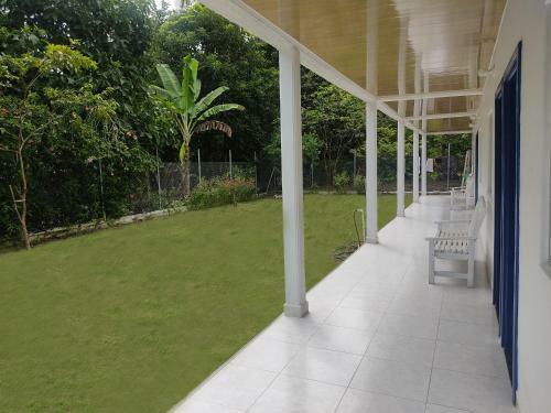 Hostal Puerta Az�l Capurgan�