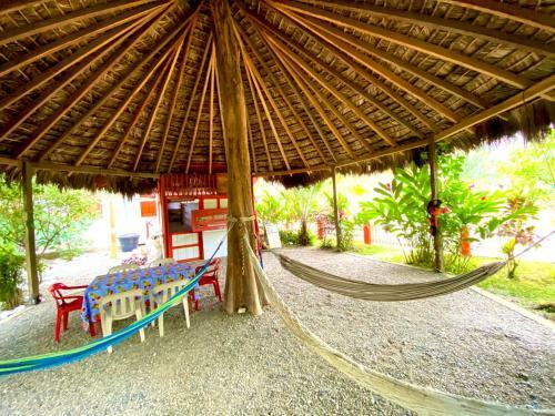 Hostal White Black Zona De Camping