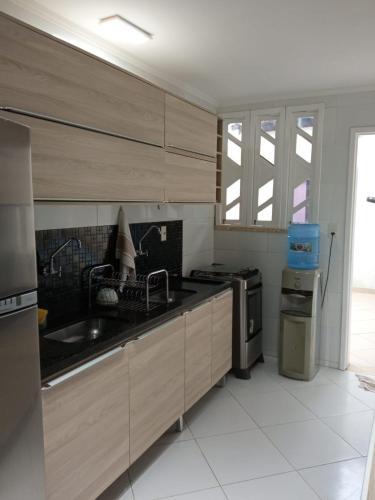 Casa Confort�vel E Espa�osa, Pr�ximo � Orla.