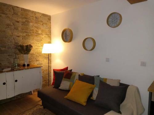 Captivating 2-bed House In Arganil
