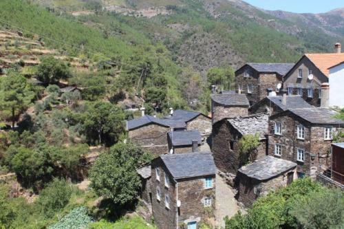 Captivating 2-bed House In Arganil