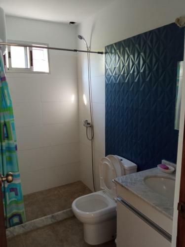 Casa Las Toscas 4 Dorm. 2 Ba�os, Fondo, Parrillero