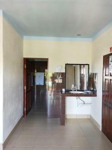 Sunshine View Hotel
