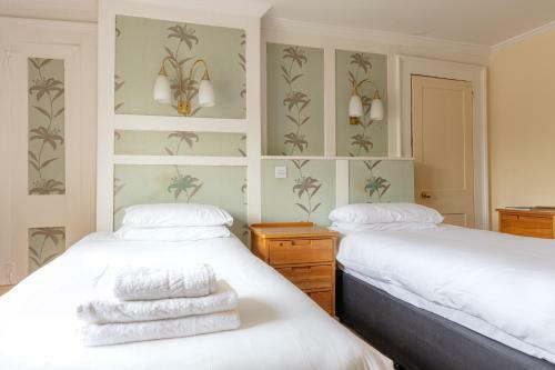 The Kings Arms And Royal Hotel, Godalming, Surrey