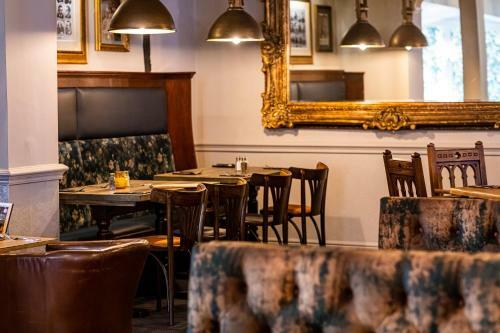 The Kings Arms And Royal Hotel, Godalming, Surrey