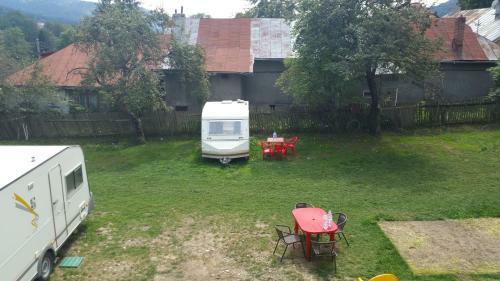 Camping Aviator Busteni, Parcare Rulota Termen Lung (6-12 Luni).
