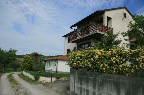 Apartma Tul