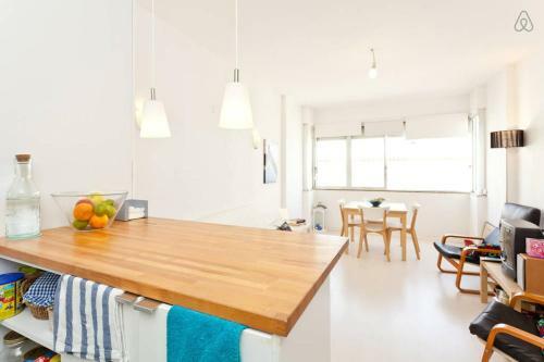 Beach Apartment - Sea View- Walk To The Beach - Algarve