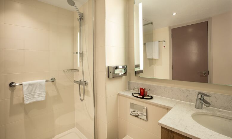 Leonardo Hotel London Heathrow Airport