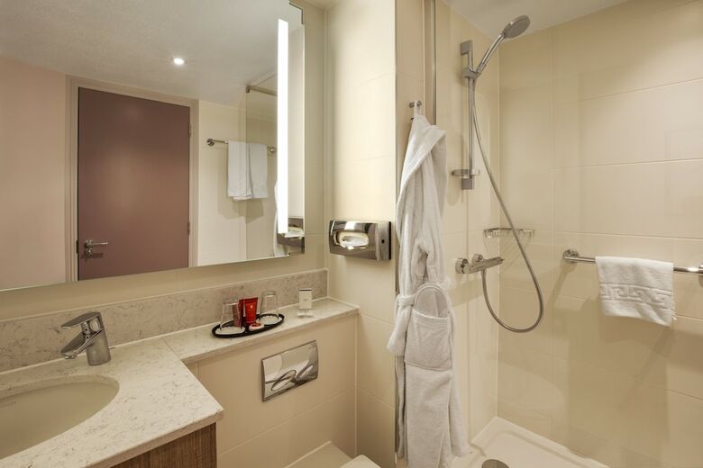 Leonardo Hotel London Heathrow Airport
