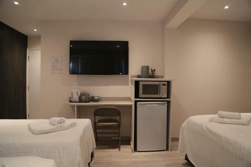 Hostal Debden Guest House