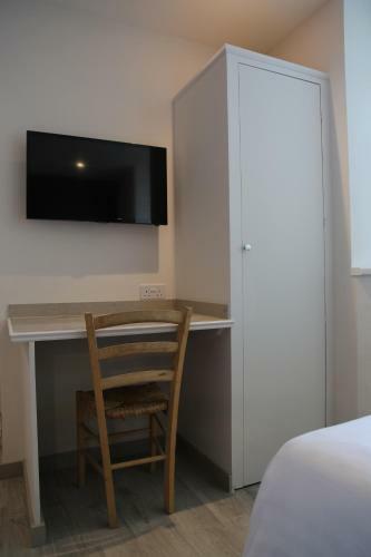 Hostal Debden Guest House