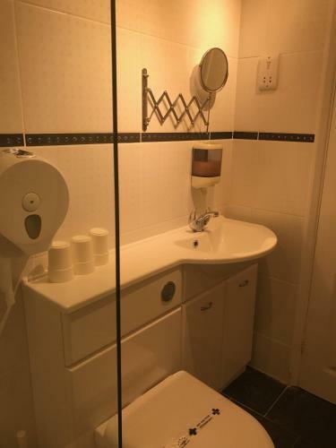 Hostal Waterside Bed And Breakfast