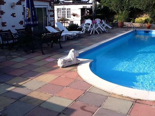 Hostal Waterside Bed And Breakfast