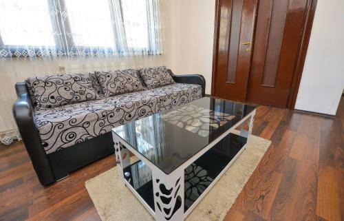 Adam And Eve Luxury Apartments