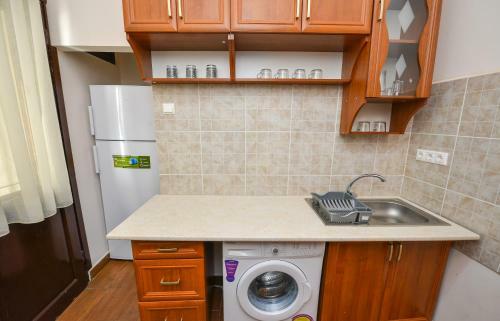 Adam And Eve Luxury Apartments
