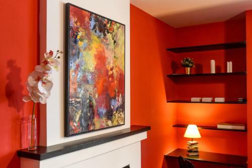 New - Luxurious Old Town Apartment - Homey Residence