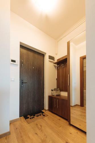 Sunny Muncii Apartment