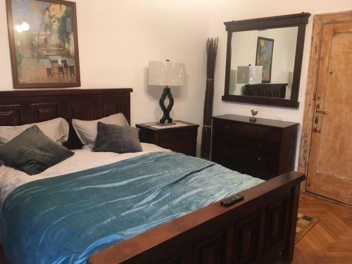 Vintage Apartment