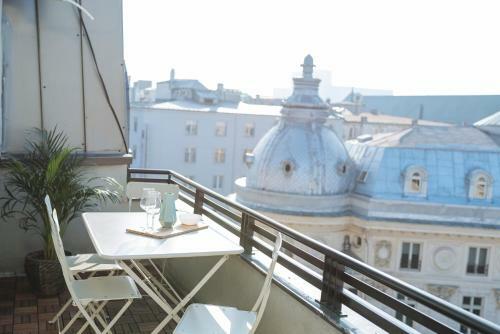 Apartamento Brezoianu Spacious Flat