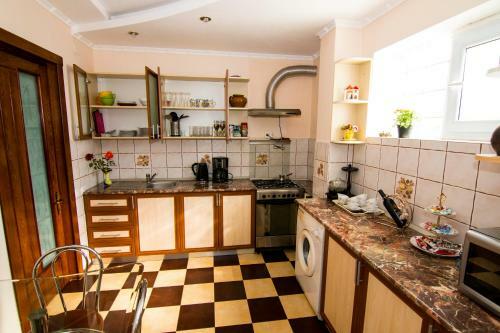 Charming Apartment In Villa Near Airport