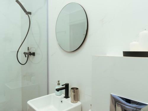 Alba Apartment On Calea Victoriei